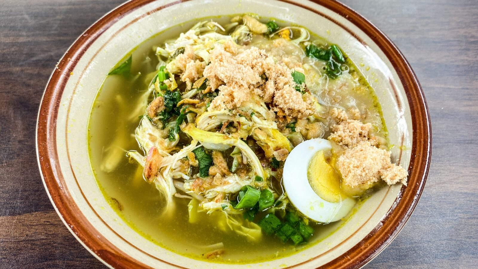 Resep Soto Ayam Lamongan: Cara Membuat Kuah Gurih Kuning yang Khas dan Lezat