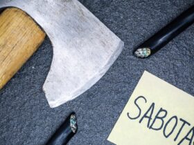 Apa Itu Sabotase dan Bagaimana Mencegahnya di Dunia Bisnis serta Kehidupan Sehari-hari