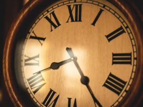 Jam Analog Adalah Pengertian Cara Membaca dan Perbedaannya dengan Jam Digital Modern